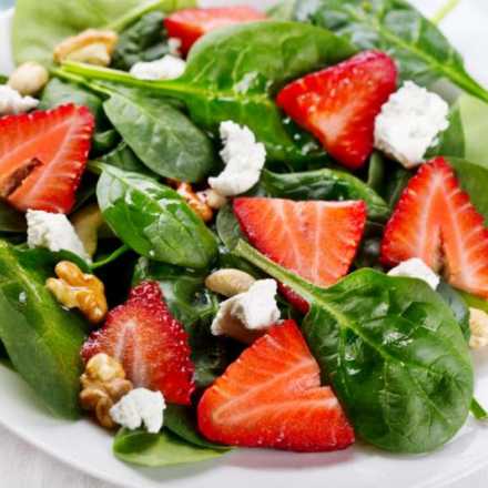 salad with strawberries